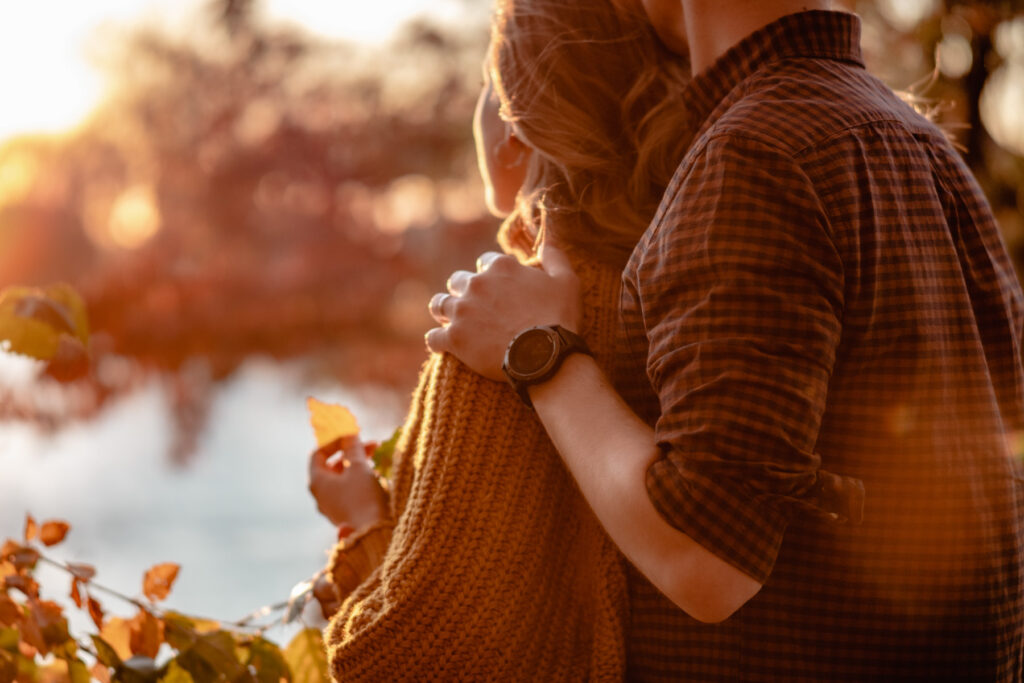 Séance photo couple à l'automne