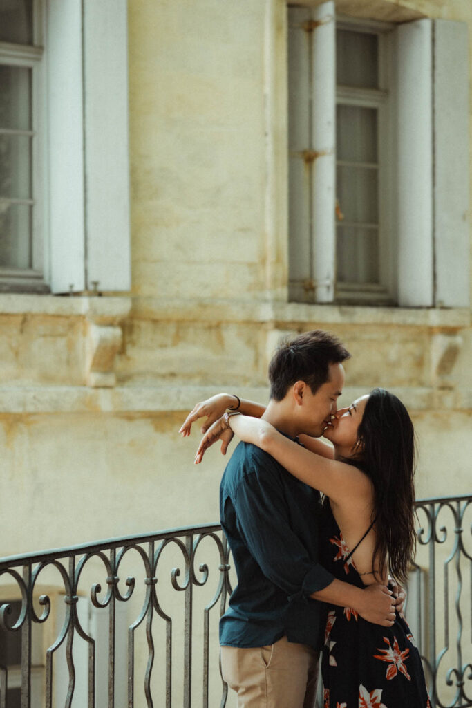 séance photo couple montpellier centre historique