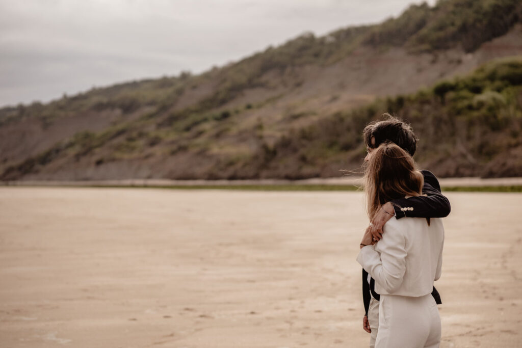 Photographe mariage civil à la plage.