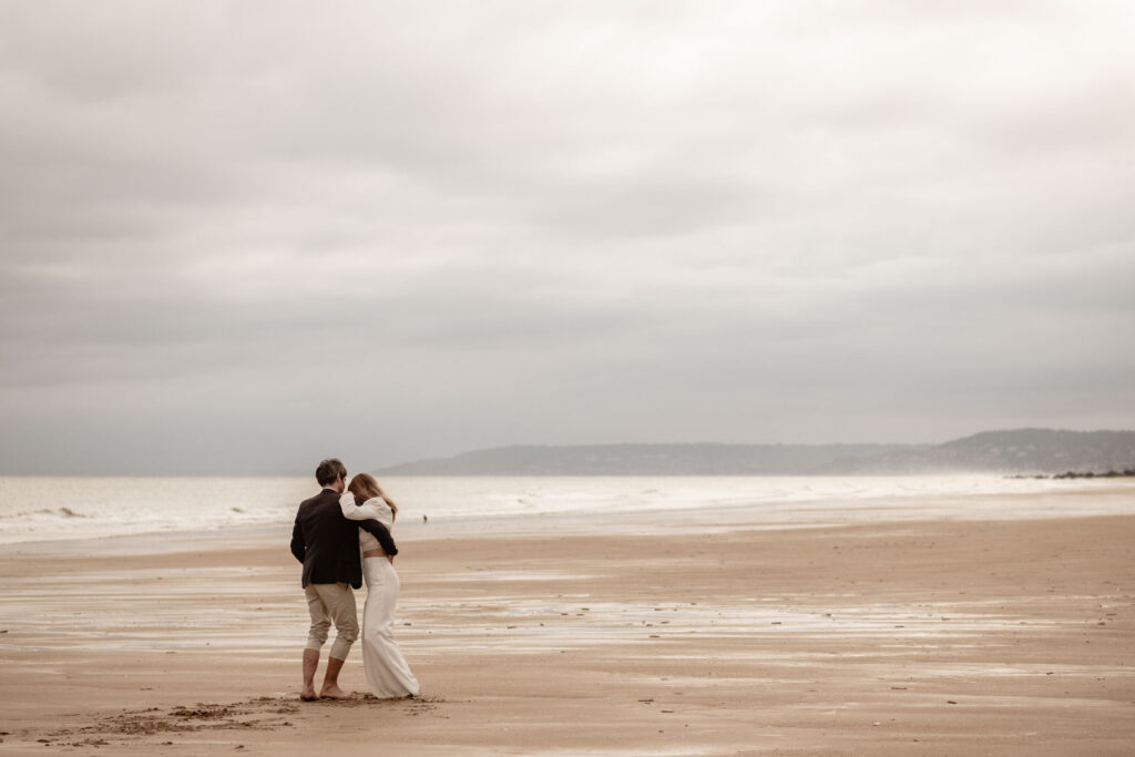 Photographe mariage civil à la plage.