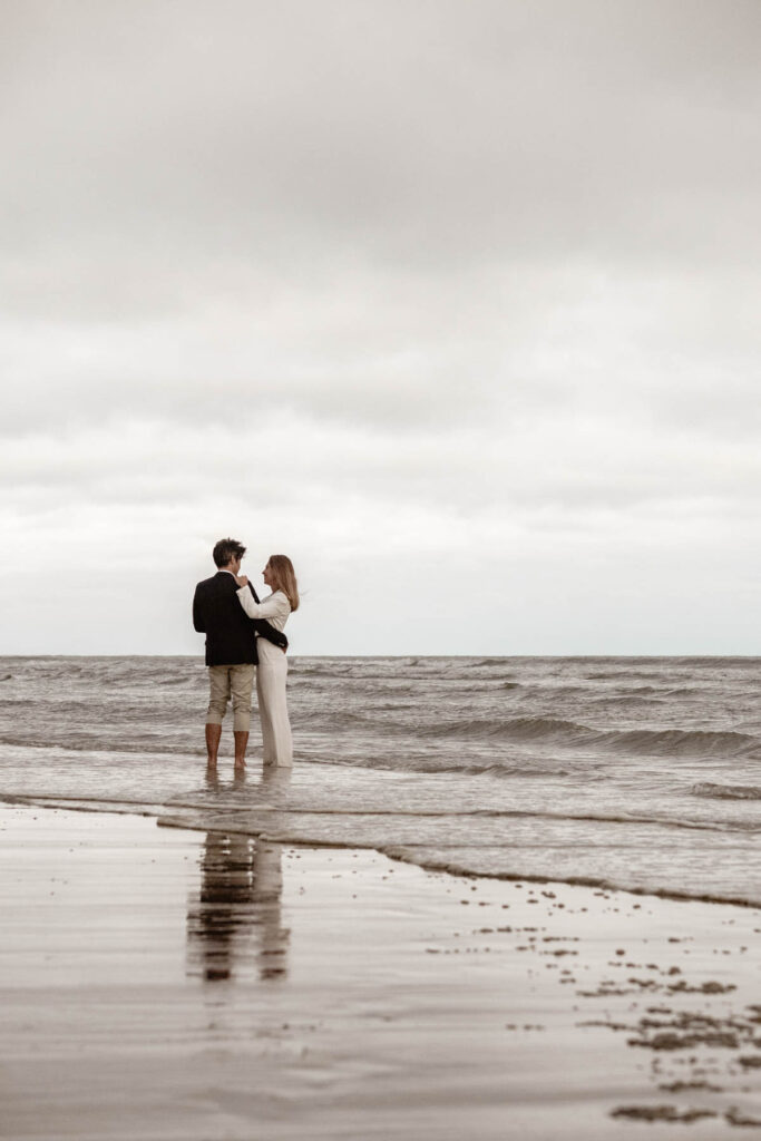 Photographe mariage civil à la plage.