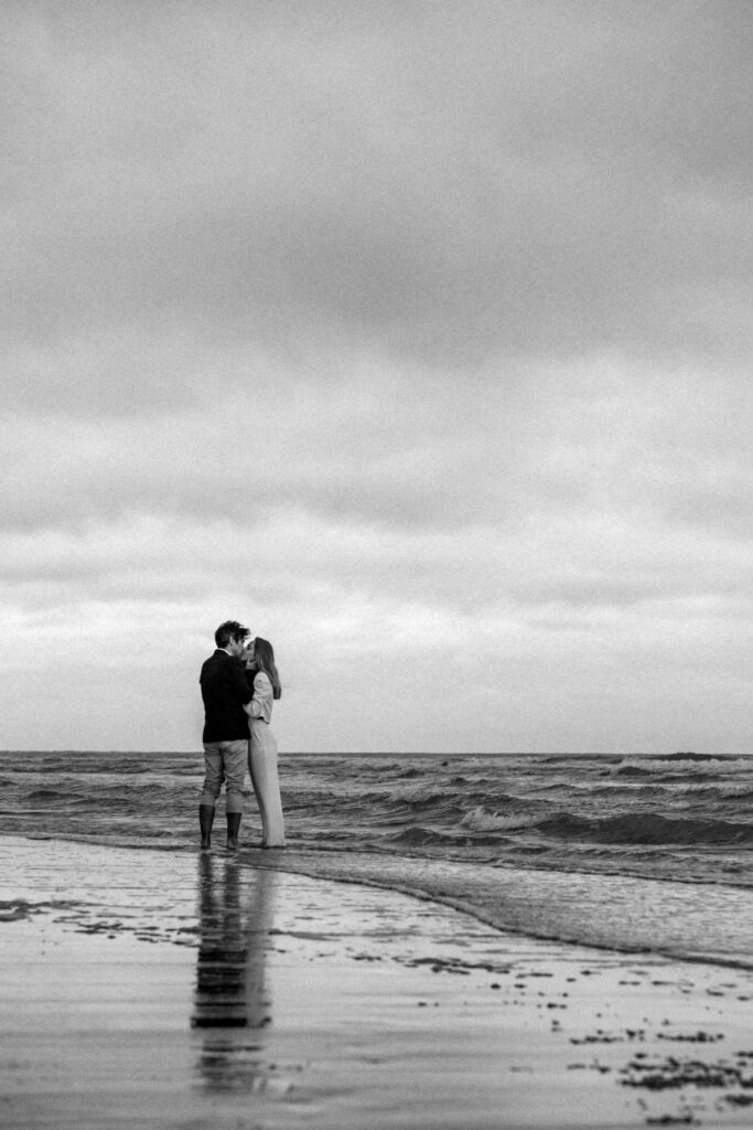 Photographe mariage civil à la plage.