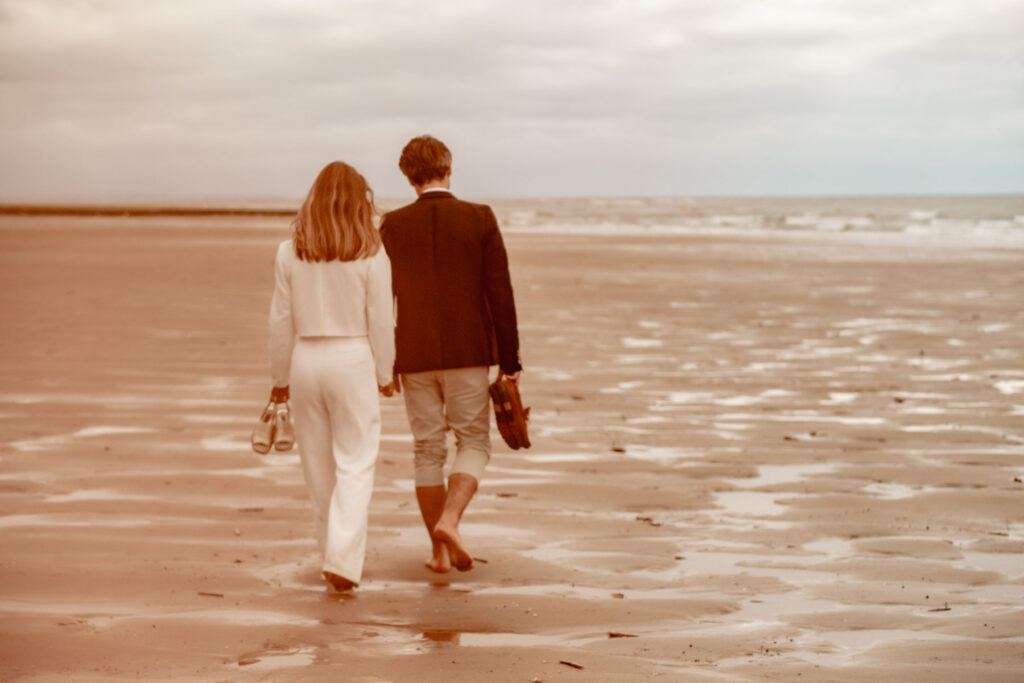 Photographe mariage civil à la plage.