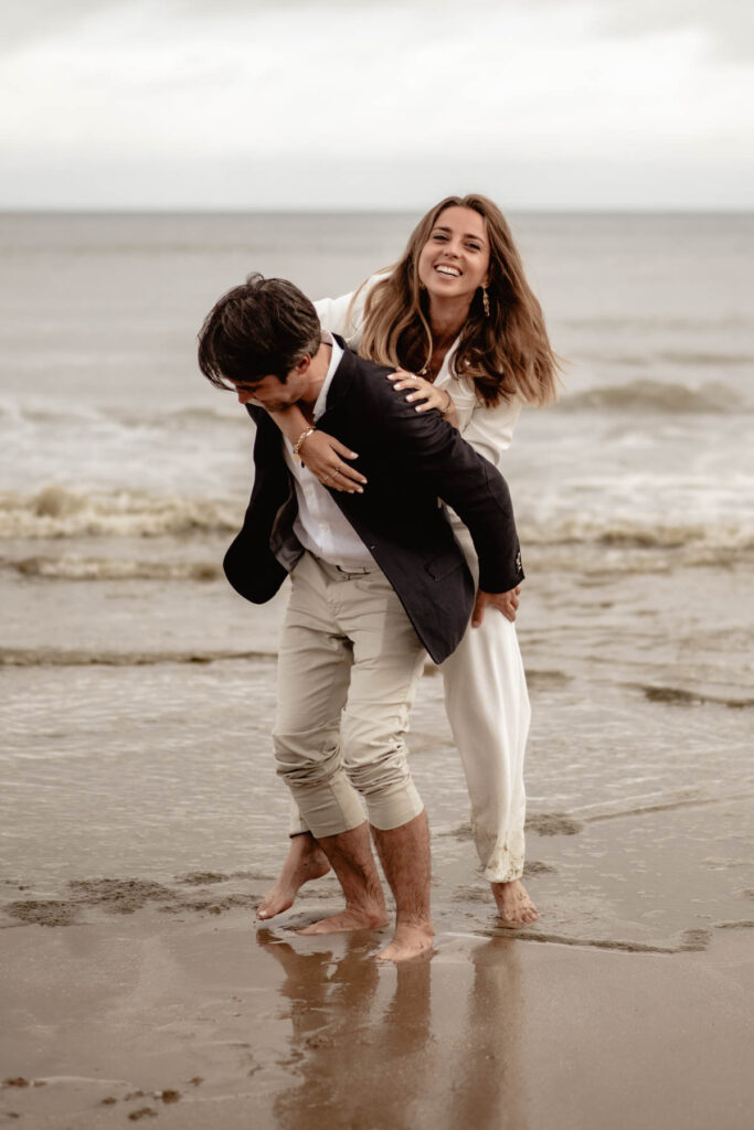 Photographe mariage civil à la plage.