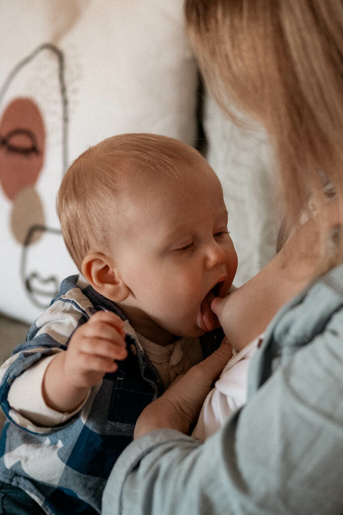 photographe allaitement nouveau-né montpellier