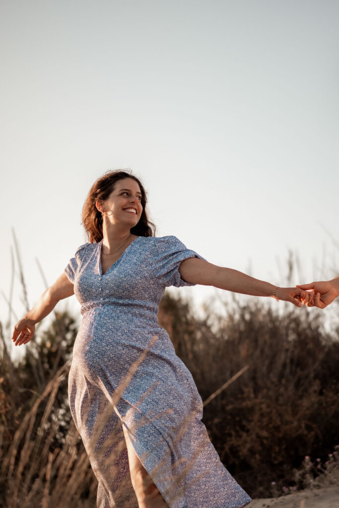 séance grossesse à la plage du petit travers