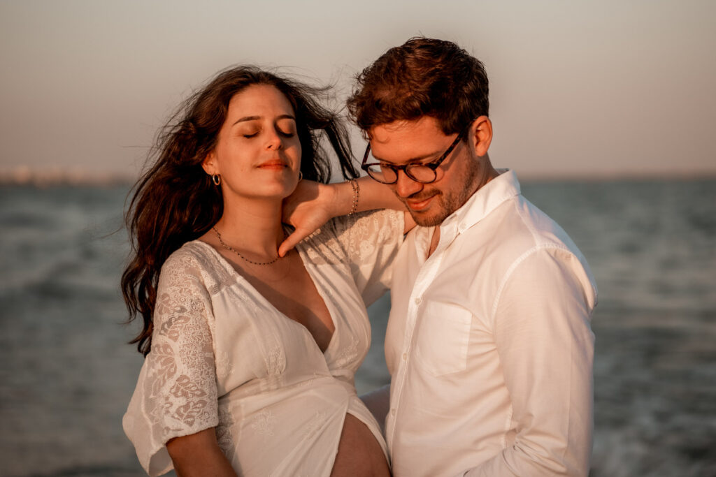 séance grossesse à la plage du petit travers