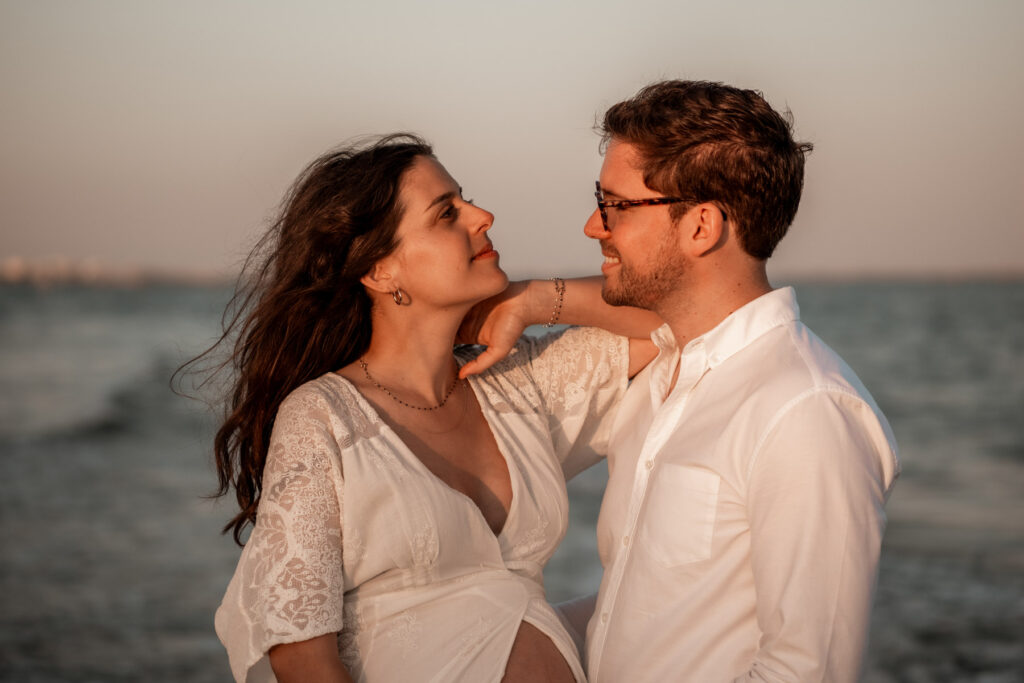 séance grossesse à la plage du petit travers