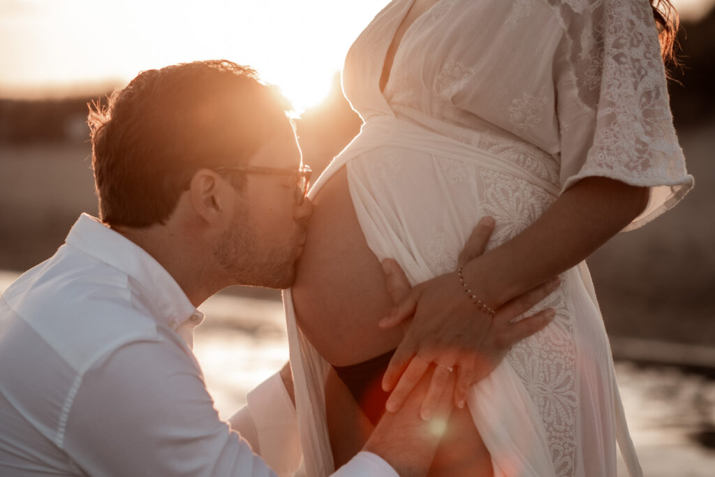 séance grossesse à la plage du petit travers