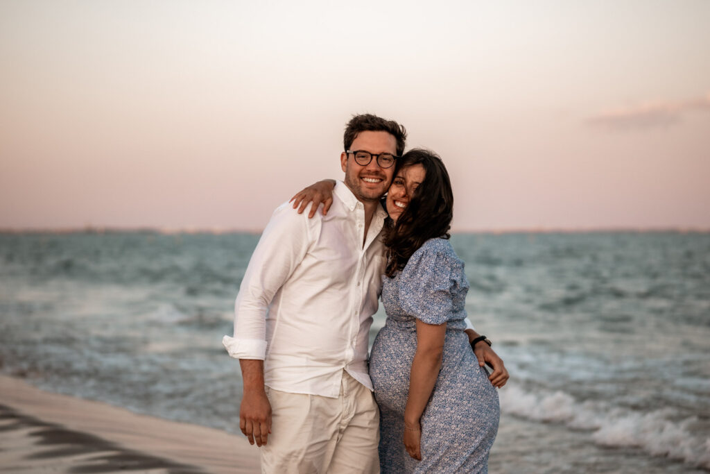 séance grossesse à la plage du petit travers