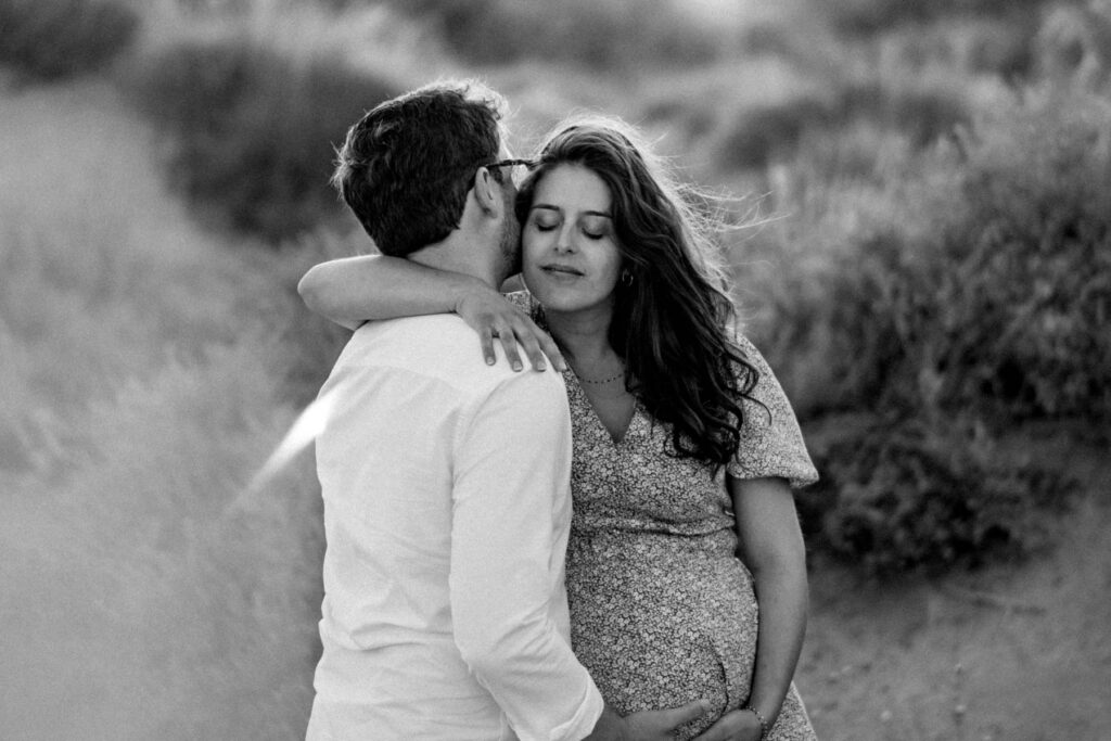 séance grossesse à la plage du petit travers
