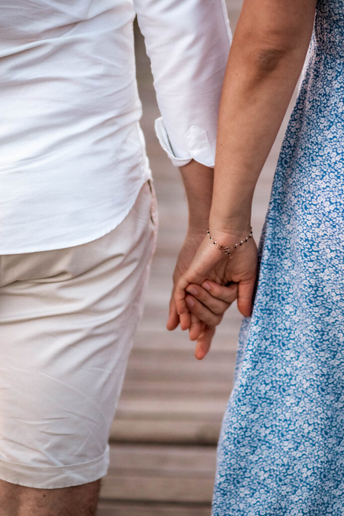 séance grossesse à la plage du petit travers