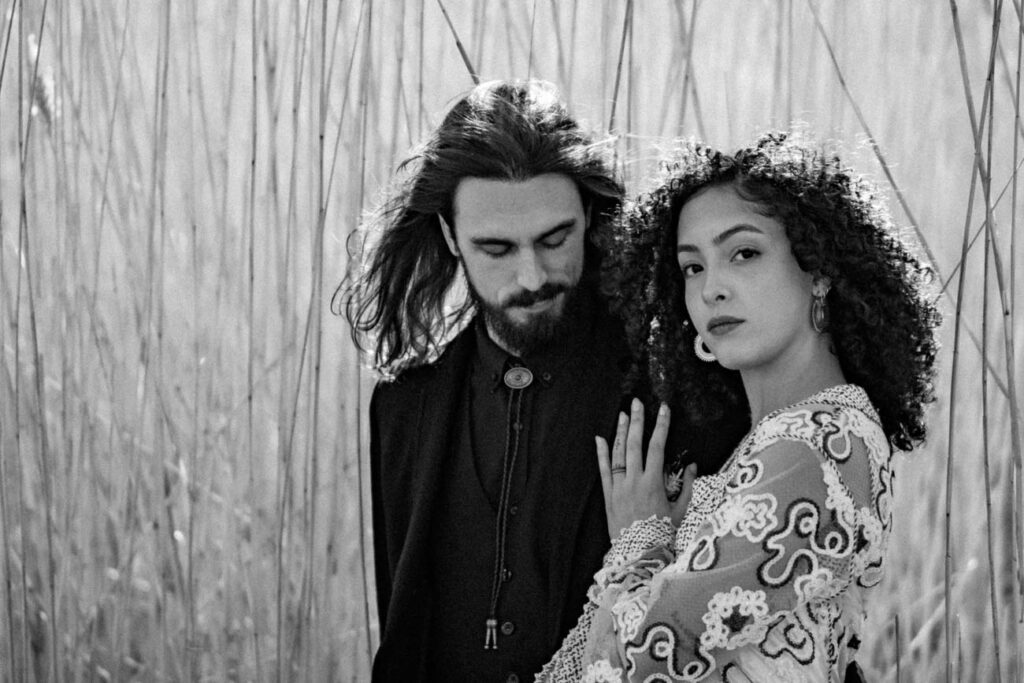 elopement boho hippie western au lac du salagou