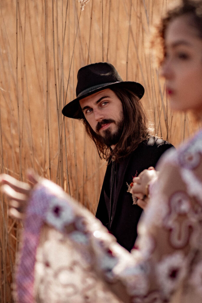 elopement boho hippie western au lac du salagou