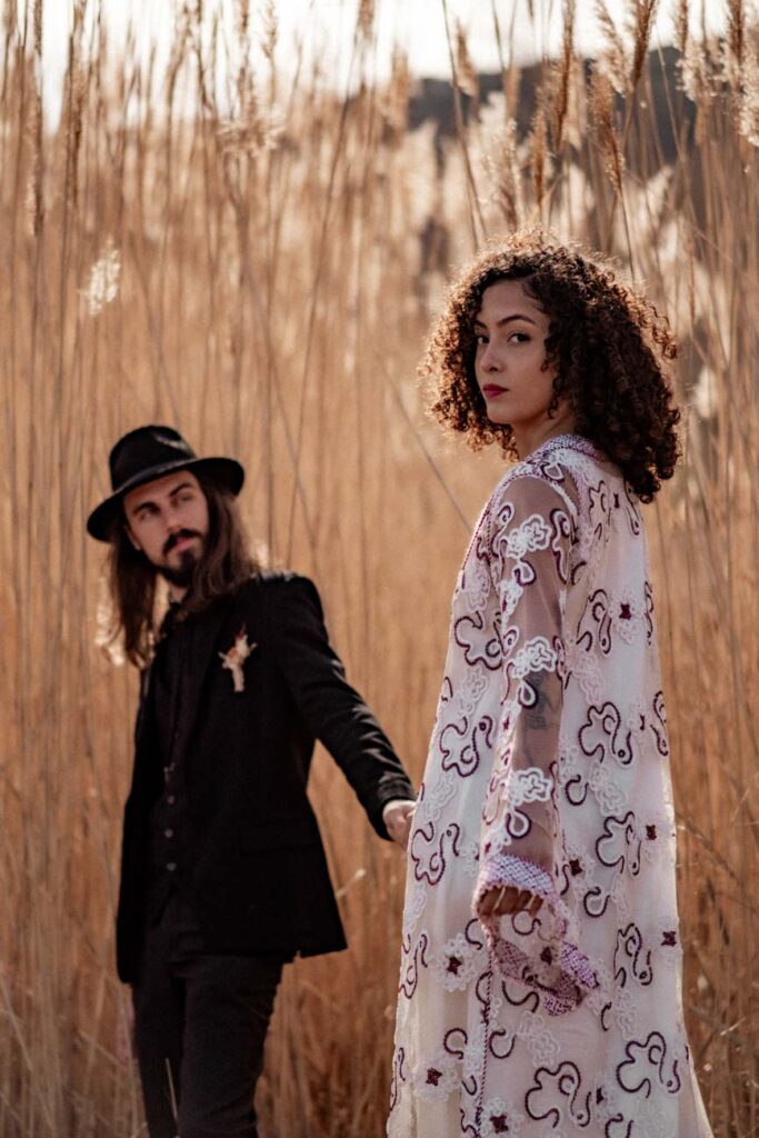 elopement boho hippie western au lac du salagou