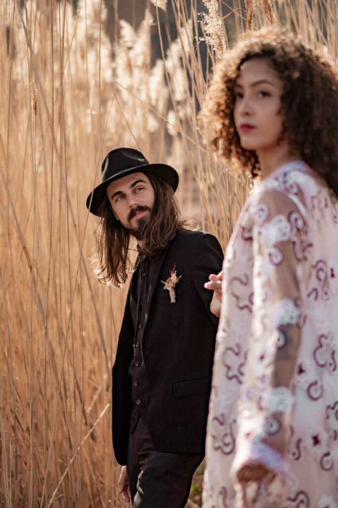 elopement boho hippie western au lac du salagou