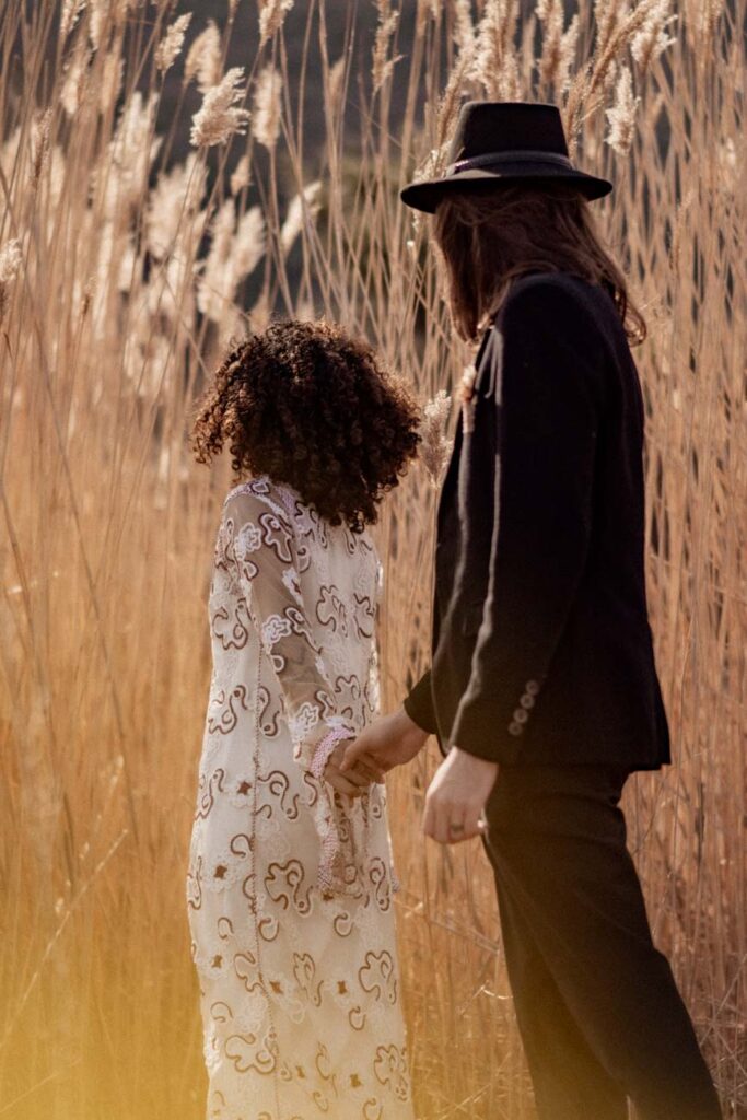 elopement boho hippie western au lac du salagou