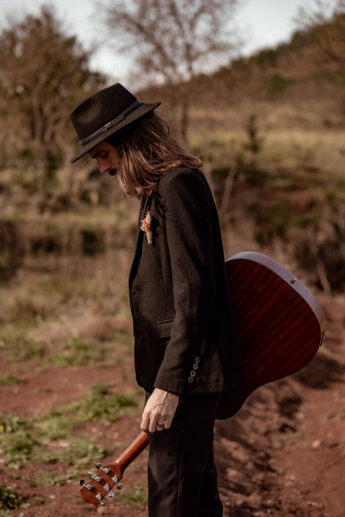 elopement boho hippie western au lac du salagou