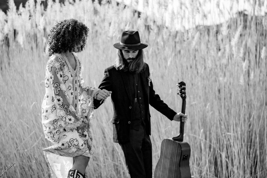 elopement boho hippie western au lac du salagou