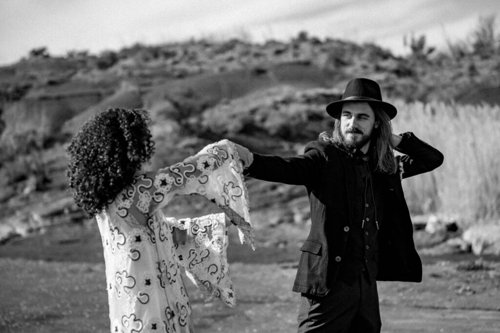 elopement boho hippie western au lac du salagou