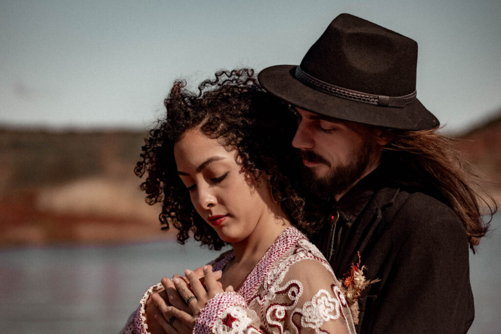 elopement boho hippie western au lac du salagou