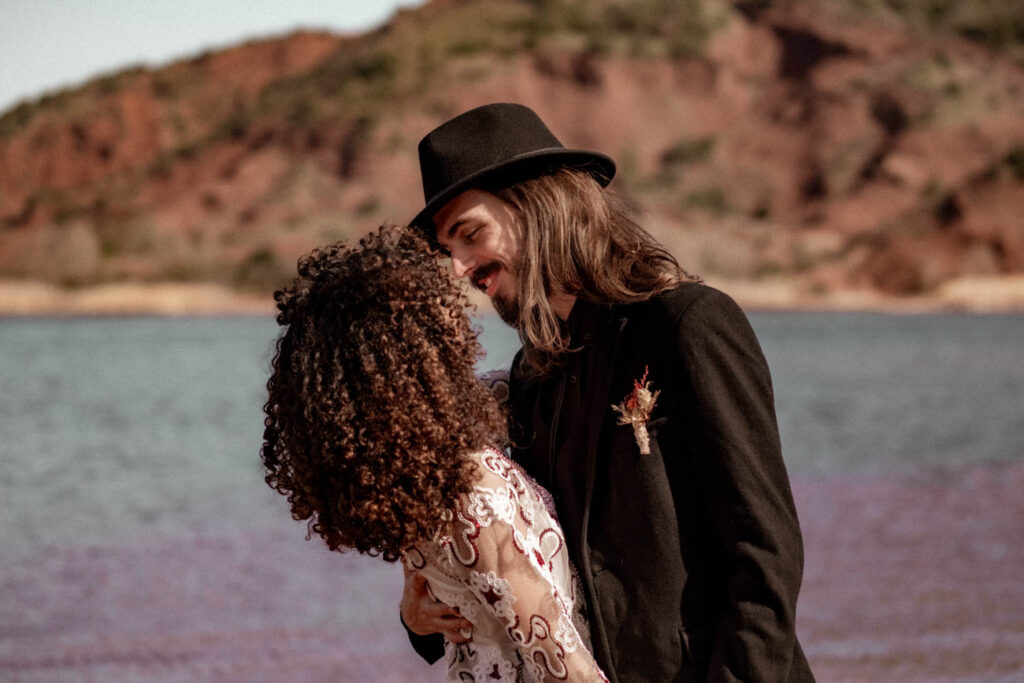 elopement boho hippie western au lac du salagou