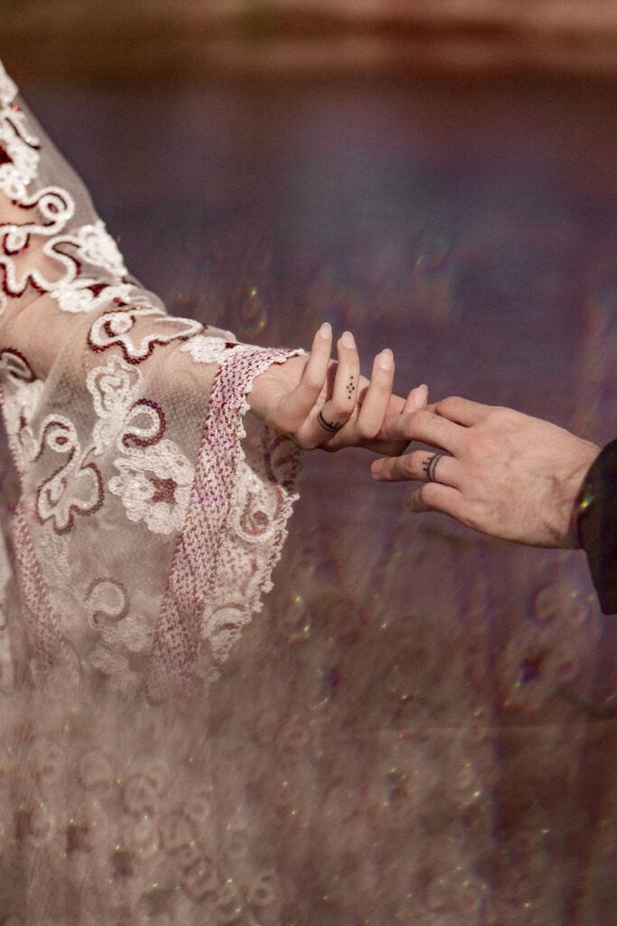 elopement boho hippie western au lac du salagou