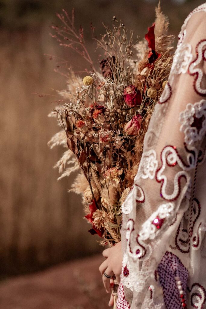 elopement boho hippie western au lac du salagou
