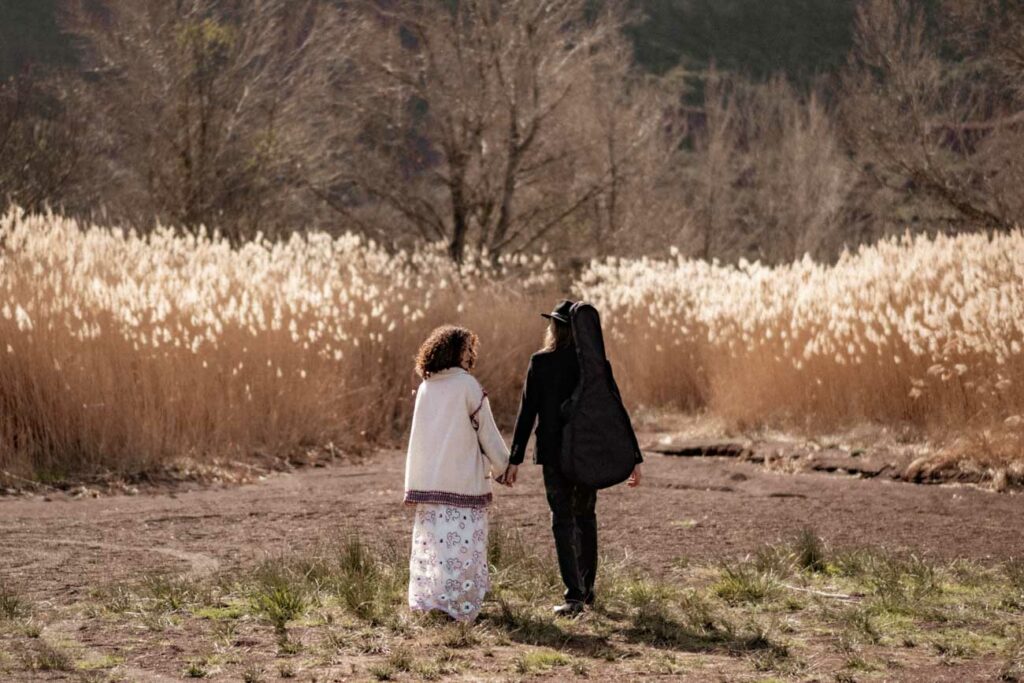 elopement boho hippie western au lac du salagou