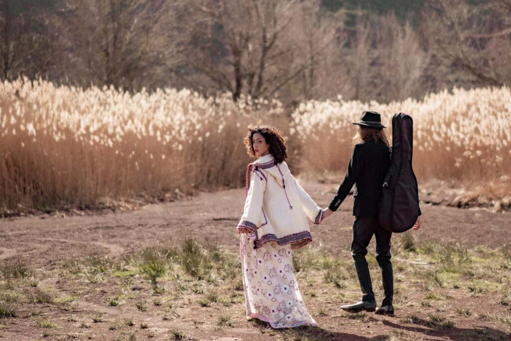elopement boho hippie western au lac du salagou